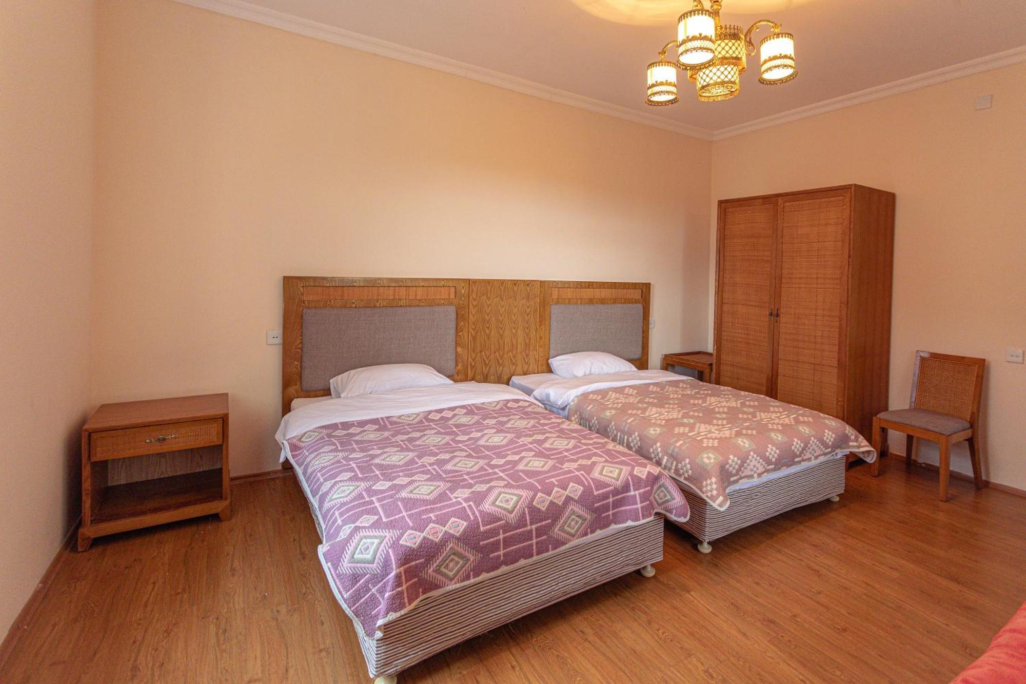Chabiant Guesthouse Chateau Monolit Ikinci Yeniyol Eksteriør bilde