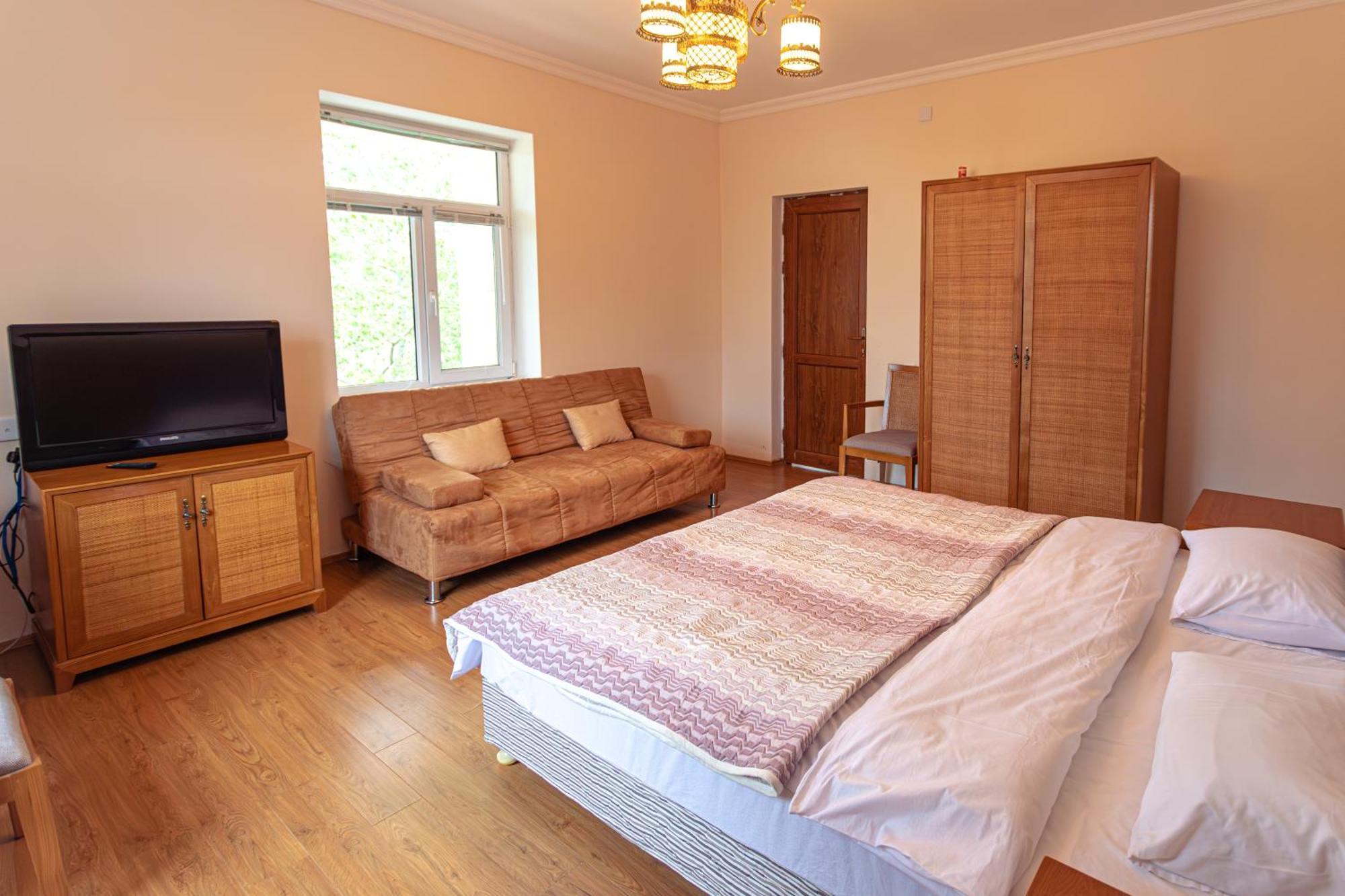 Chabiant Guesthouse Chateau Monolit Ikinci Yeniyol Eksteriør bilde