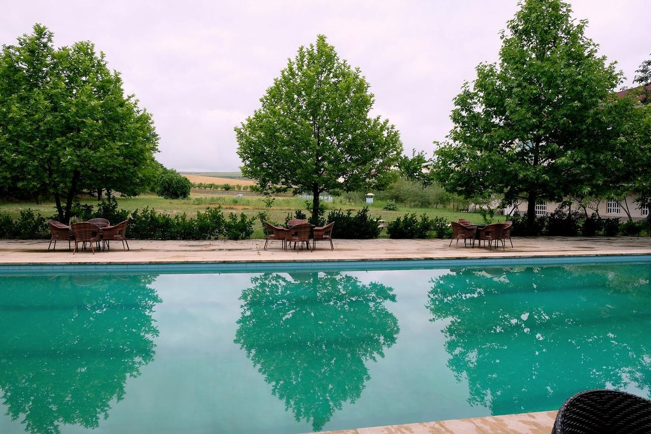 Chabiant Guesthouse Chateau Monolit Ikinci Yeniyol Eksteriør bilde