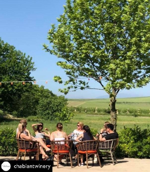 Chabiant Guesthouse Chateau Monolit Ikinci Yeniyol Eksteriør bilde